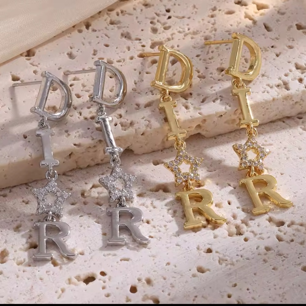 Vintage Gold Star Letter Drop Earrings - Picture 5 of 6